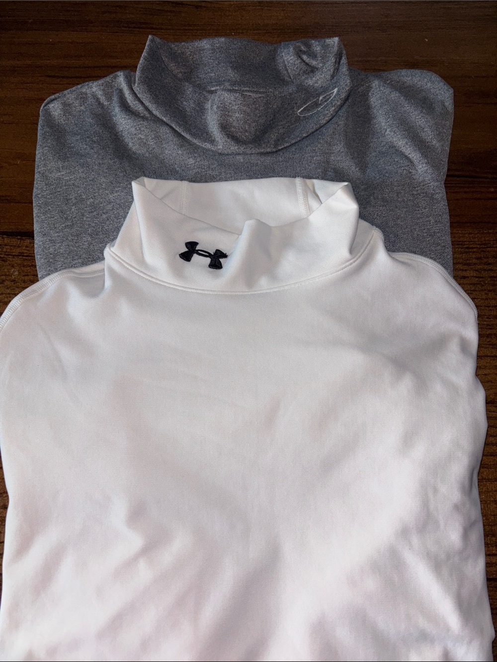 Under Armour White and Gray Mock Neck Performance Tops boys XL